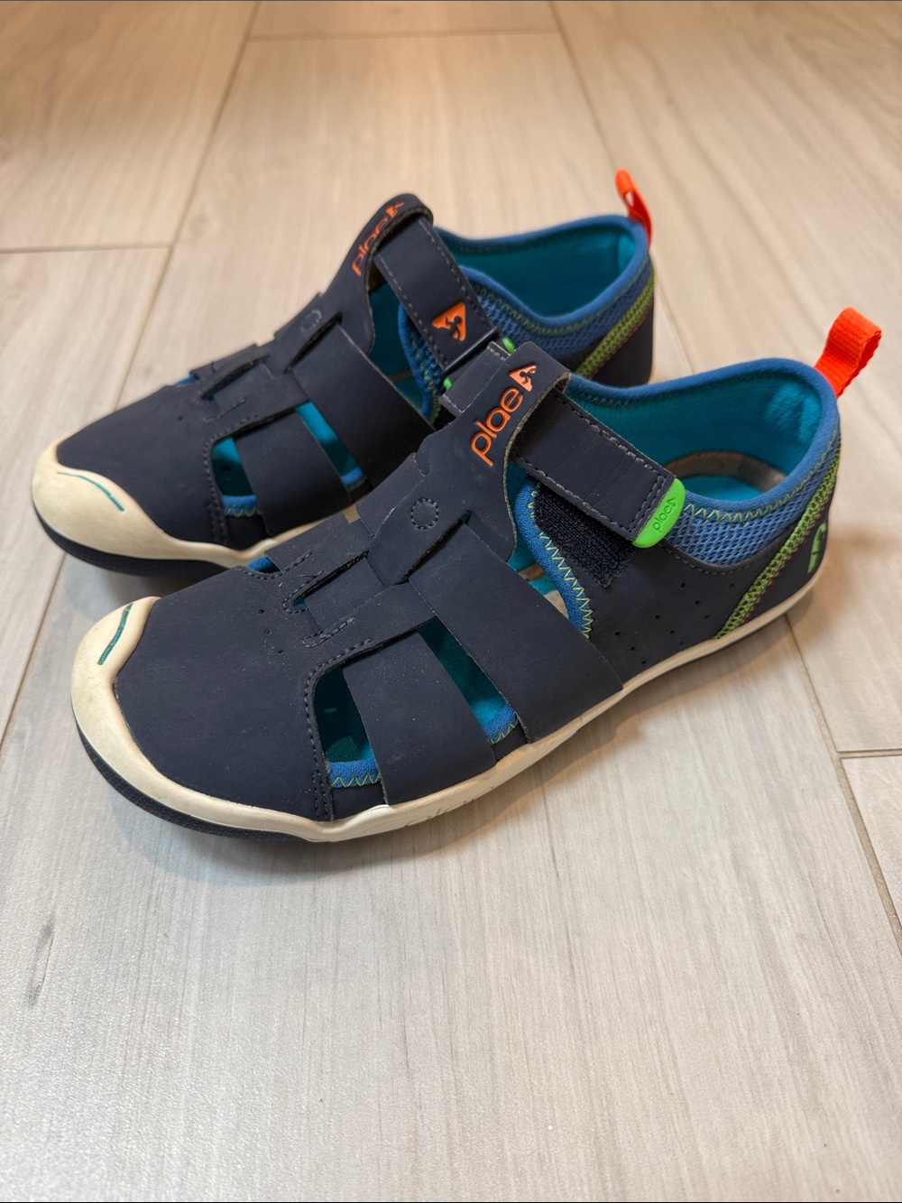 PLAE Navy & Teal Kids Velcro Sandals with Orange Pull Tab, size 4 (SAM style)